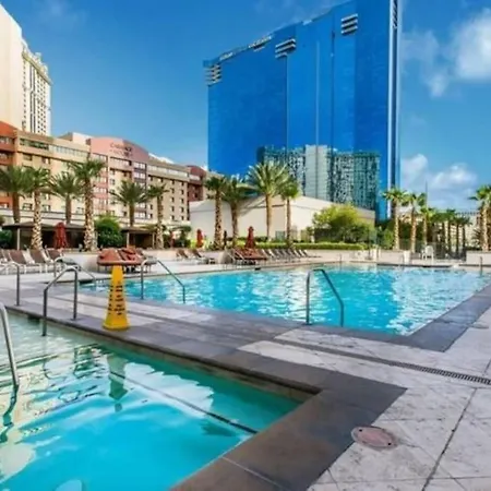 Signature Suites By Voyargo Deluxe Studio Mountain View 32Nd Fl